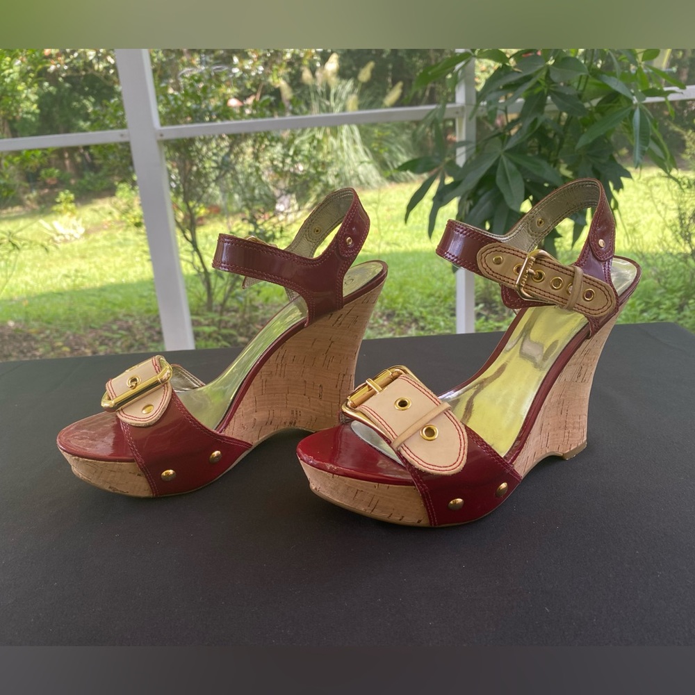 GUESS BY MARCIANO Red Patent Gold Buckle Cork Wedge Heel Size US 7